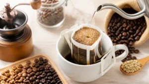 ドリップバッグコーヒー裏ワザは公式にあった！約20秒蒸らしと背の低いカップは4分つける方法のアイキャッチ画像
